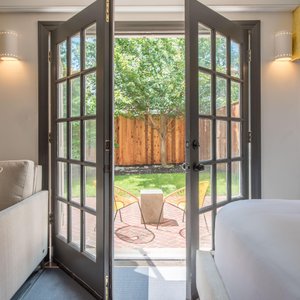 The Avery King Tub + Patio