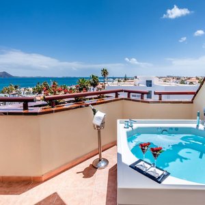 BARCELO CORRALEJO BAY - Updated 2022 Prices & Hotel Reviews ...