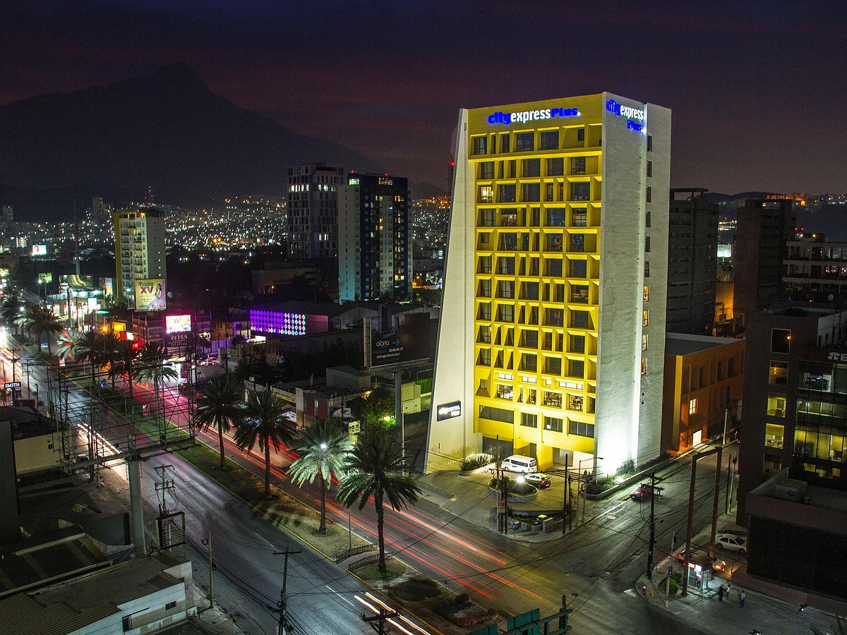 City Express Plus Monterrey Galerias, hotell i Monterrey