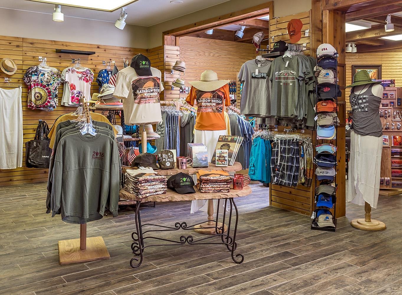 DEFIANCE HOUSE LODGE - Hotel Reviews (Bullfrog, Utah) DEFIANCE HOUSE LODGE -  Hotel Reviews (Bullfrog, Utah)