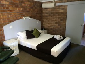 Room & Suite
