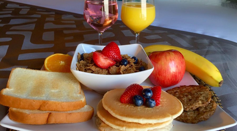 Free Hot Breakfast