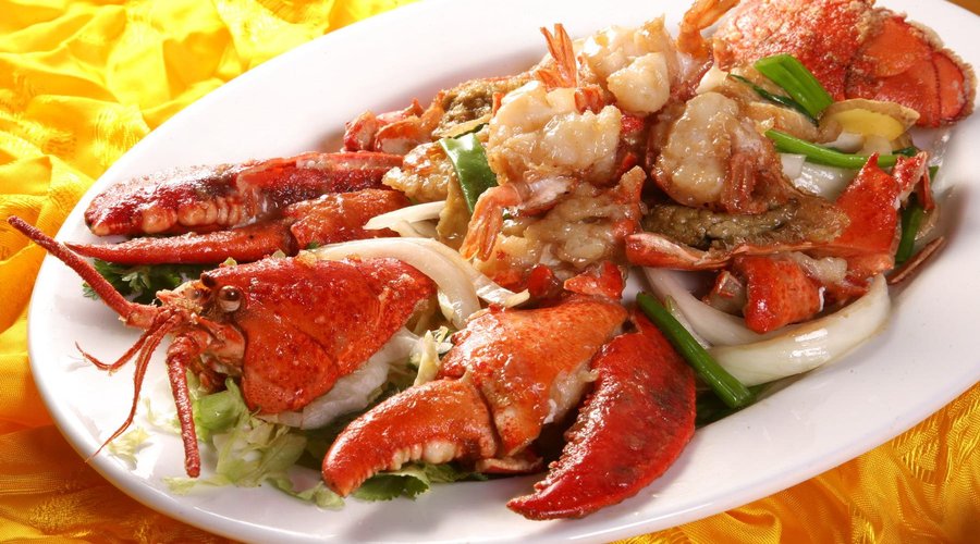 Lobster with ginger and shallots