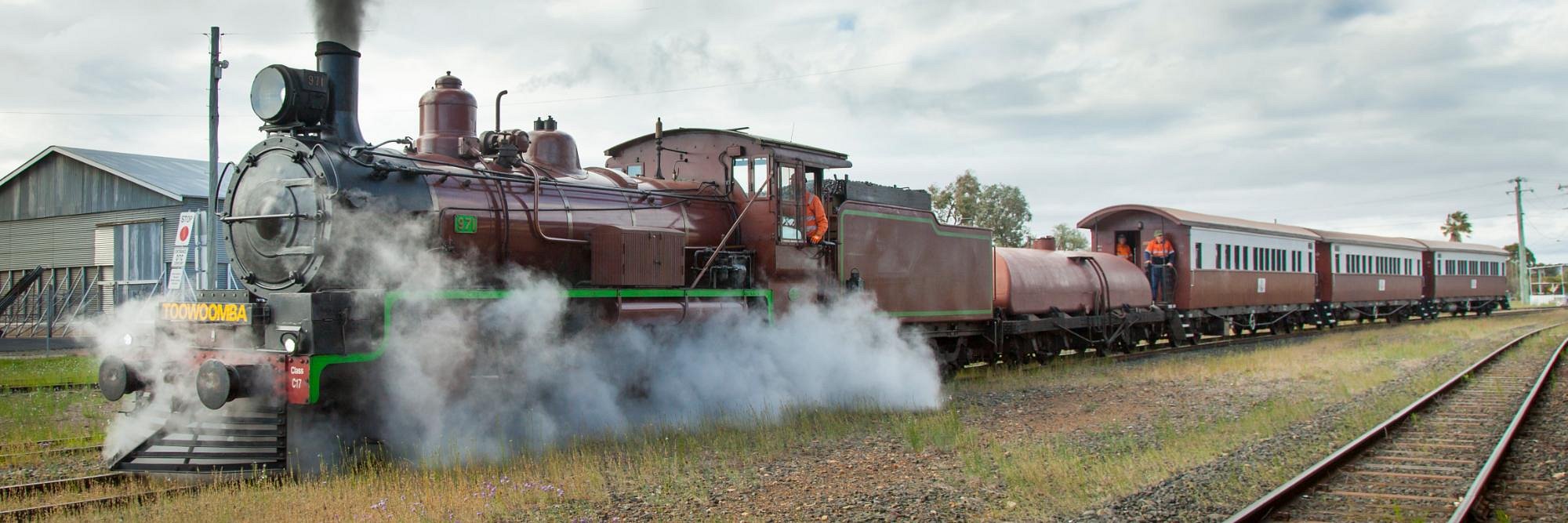 steam train trips warwick