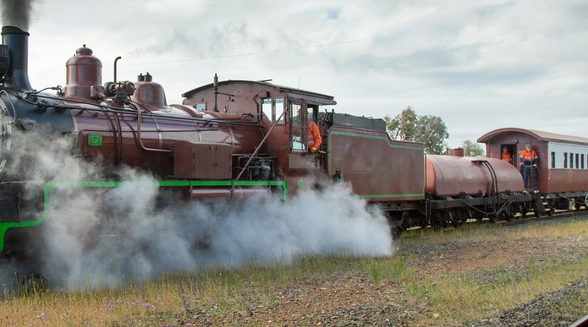 steam train trips warwick