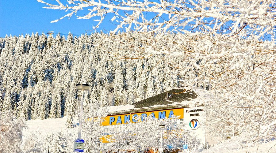 Panorama Hotel im Winter