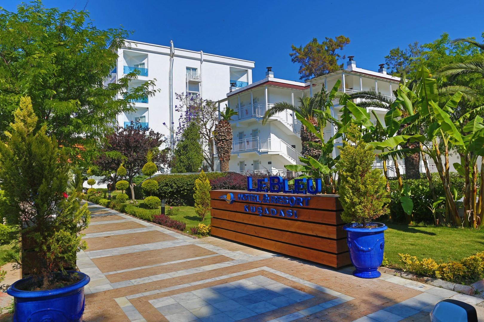 Hotel photo 38 of Le Bleu Hotel & Resort.