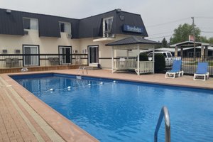 Piscine et plage