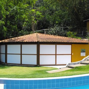 Restaurante e entorno.