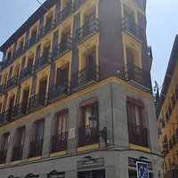 Otra esquina con la arquitectura bella de Madrid de la visita.
