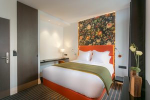 Room & Suite
