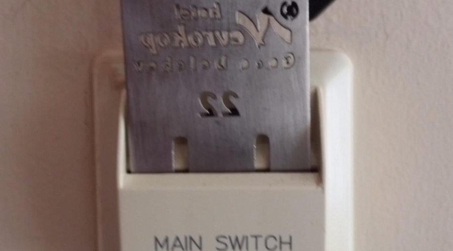 You can not cheat by using another keycard here... has to be the Original.