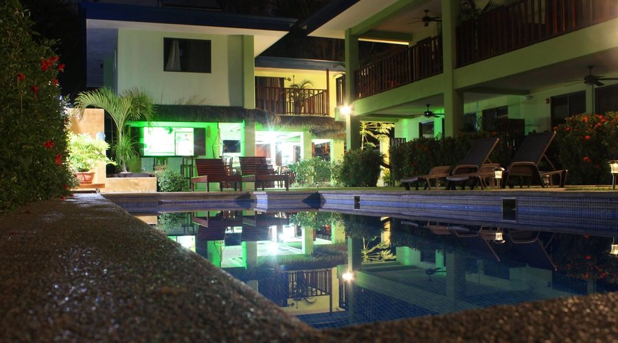 Hotel grounds & pool