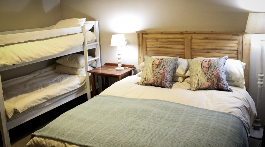 One-Bedroom River Cottage