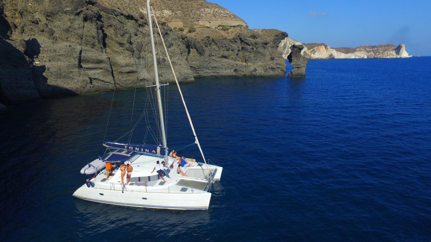 SAIL AWAY SANTORINI CATAMARAN SAILING: Tutto Quello Che C'è Da Sapere