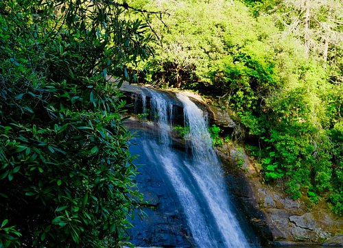 Discover Paradise Falls — One of NC's Most Picturesque Hikes - A-Z