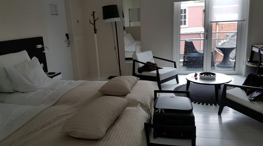 Nice room and bathroom