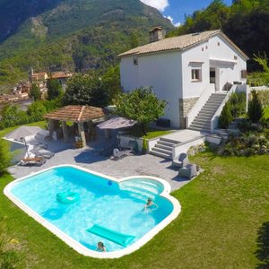 Luxury Accommodation at the edge of the Mercantour National Park.