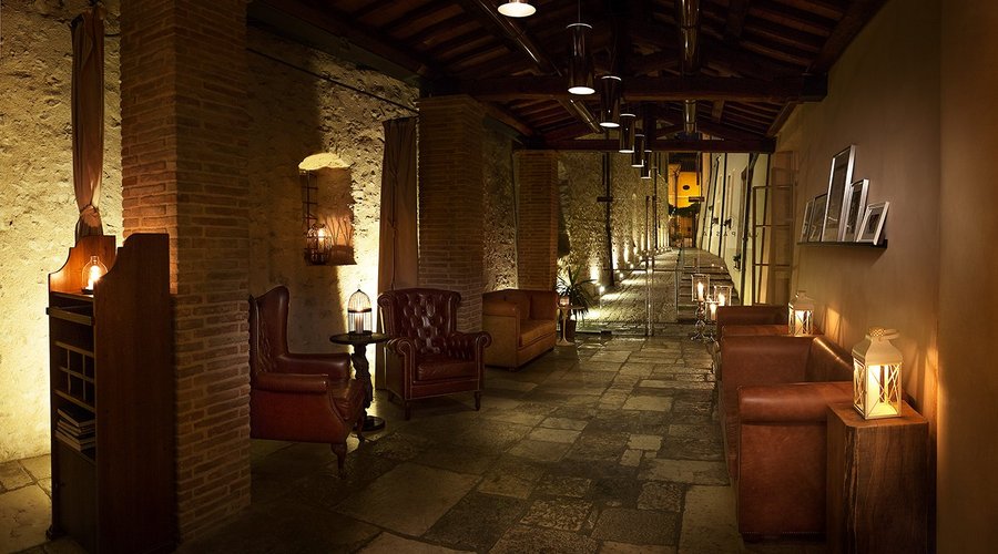 Relais & Chateaux Palazzo Seneca, a casa tua in un antico Palazzo Umbro