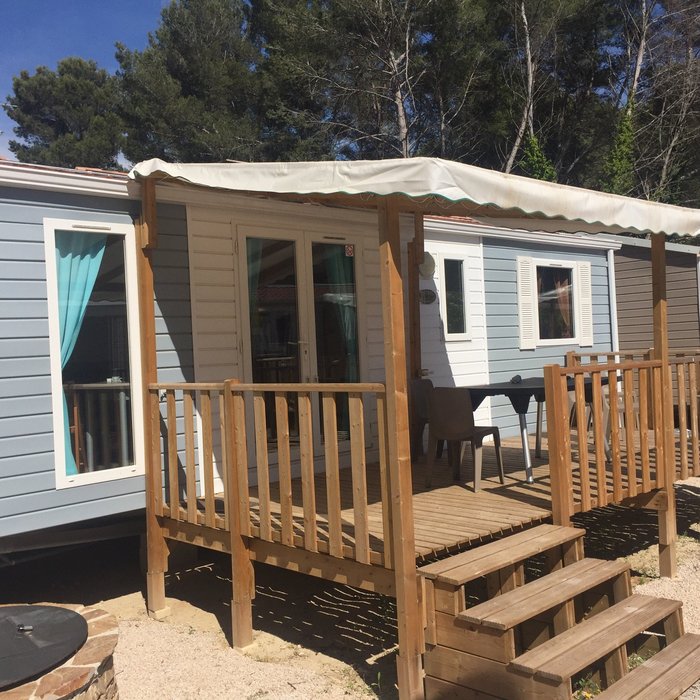 CAMPING AUX PORTES DE CASSIS - Prices & Lodge Reviews (Roquefort-la