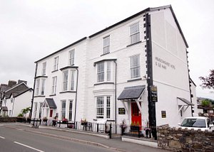 The Meadowsweet Hotel & Self Catering Apartments in Llanrwst, image may contain: City, Housing, Condo, Urban