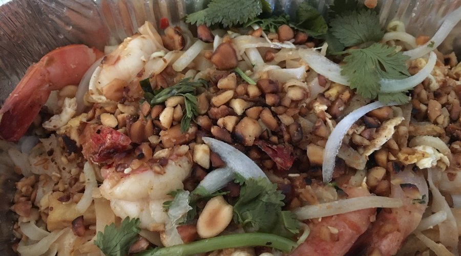 Pad thai, poulet saté, bo bun, salade de boeuf