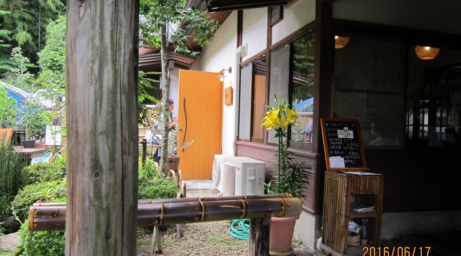 エントランスとパン工房