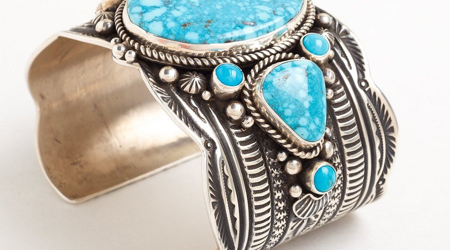 Dynamic Navajo/ Sioux Blue Gem Turquoise Sterling Silver Signed Bracelet Dynamic Navajo/ Sioux Blue Gem Turquoise Sterling Silver Signed Bracelet