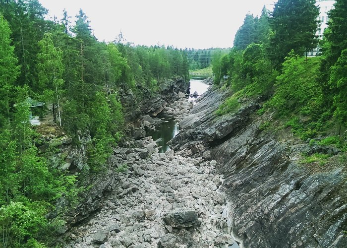 ущелье водопада