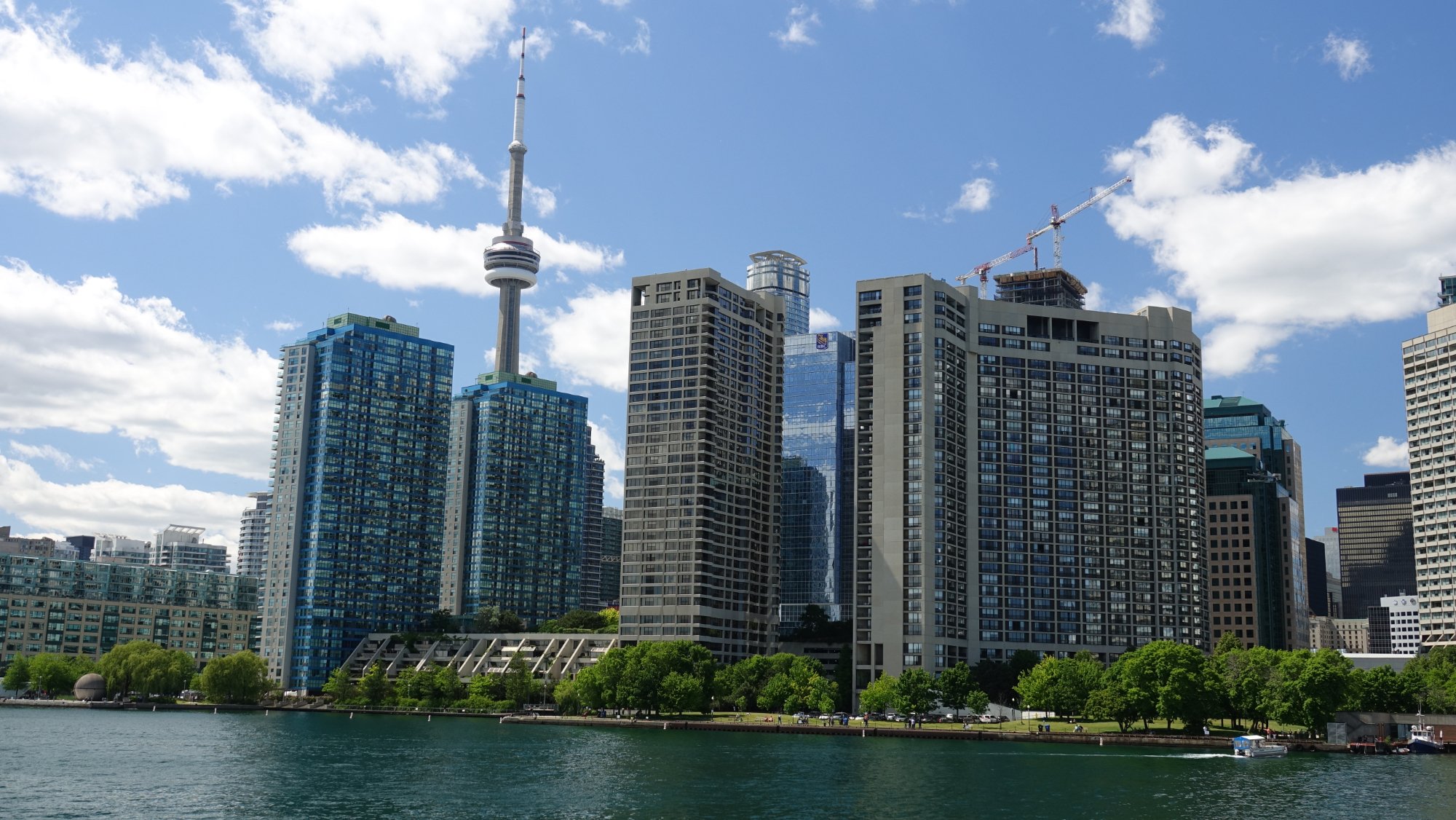 view-of-the-cn-tower.jpg?w\u003d600\u002