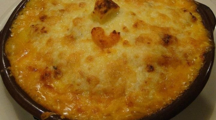 Massa artesanal gratinada.                   Nhoque de Camarão