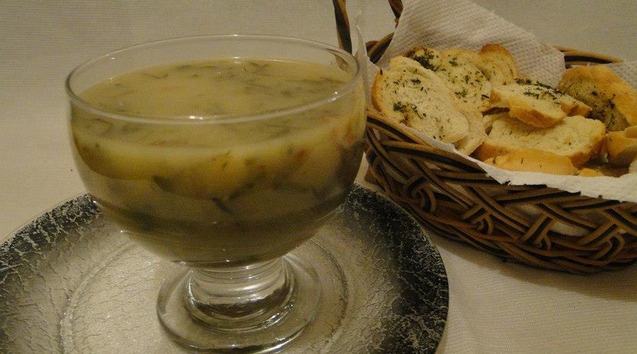 A noite um caldo para aquecer e relaxar. Caldo Verde