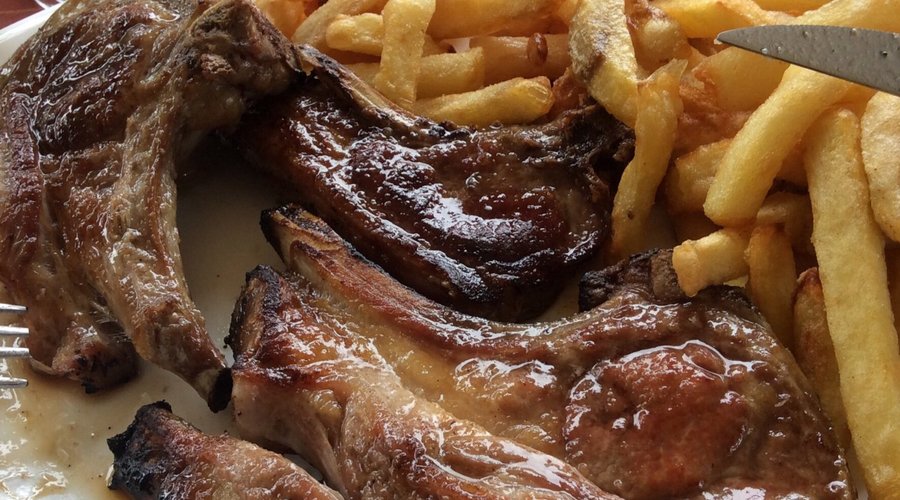 Schaap cotelet met friet