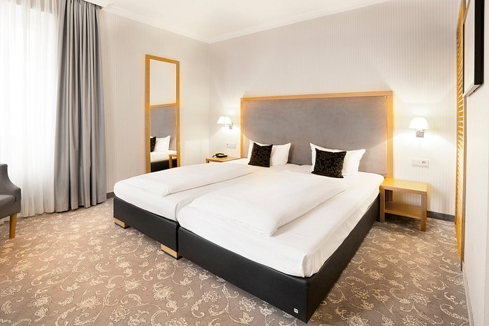 THE ROOMS - Hotel & House, Frankfurt – Updated 2023 Prices