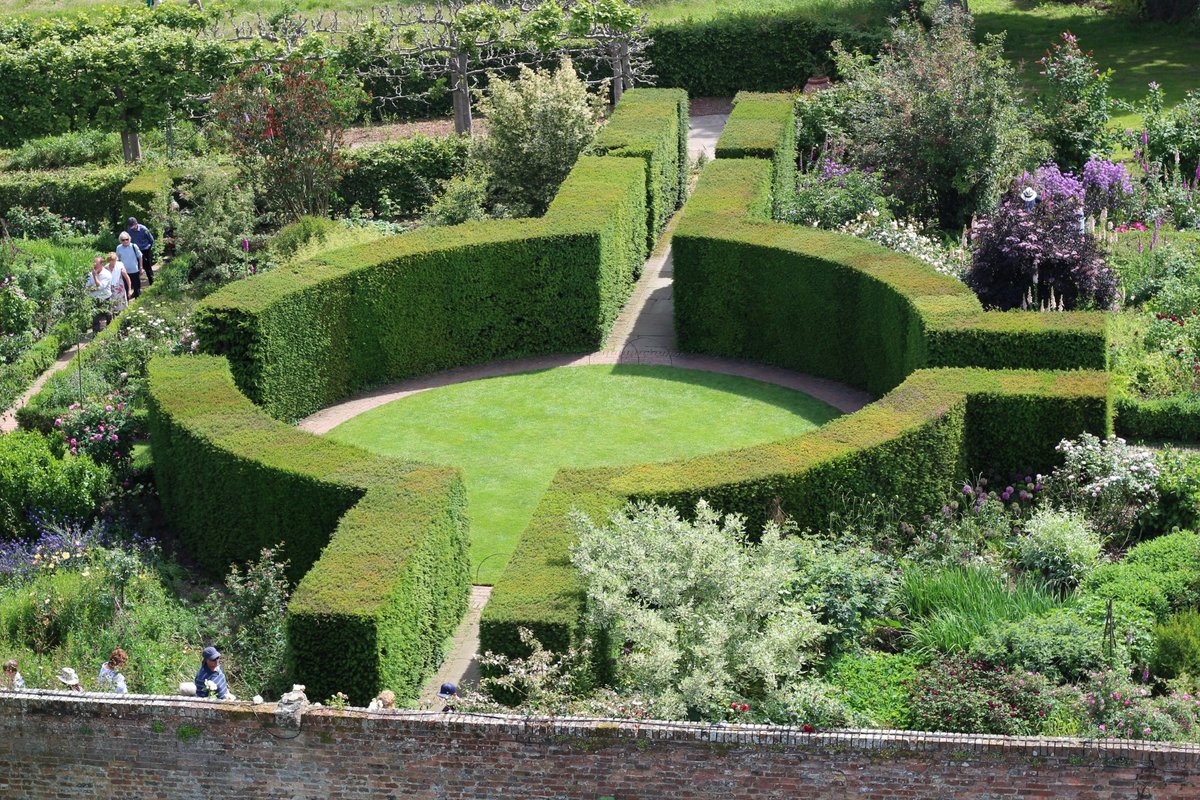 Sissinghurst Castle Garden - All You Need to Know BEFORE You Go