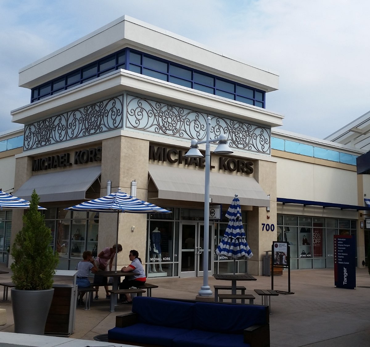 Tanger Outlets National Harbor - All You Need to Know BEFORE You Go
