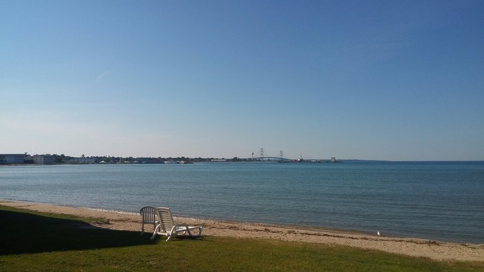 BRIDGE VIEW MOTEL & CONDO'S (Mackinaw City) - Motel Reviews, Photos ...