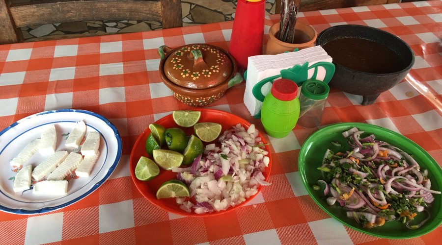 La salsa y el queso no pueden faltar