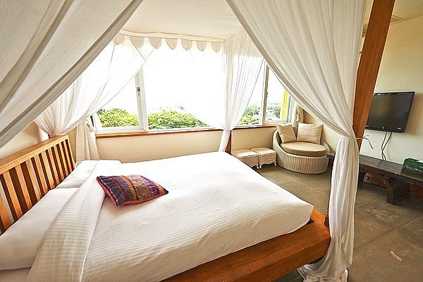 Belmond Khwai River Lodge. Самый дорогой отель в сафари. Serengeti Acacia Luxury Tent. Отели на Бали характеристика.