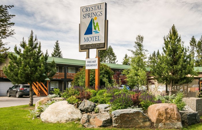 CRYSTAL SPRINGS LODGE (Radium Hot Springs, British Columbia) - Motel ...