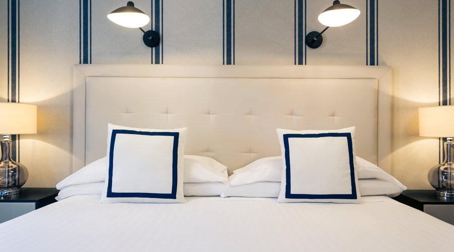 Standard room, bed view