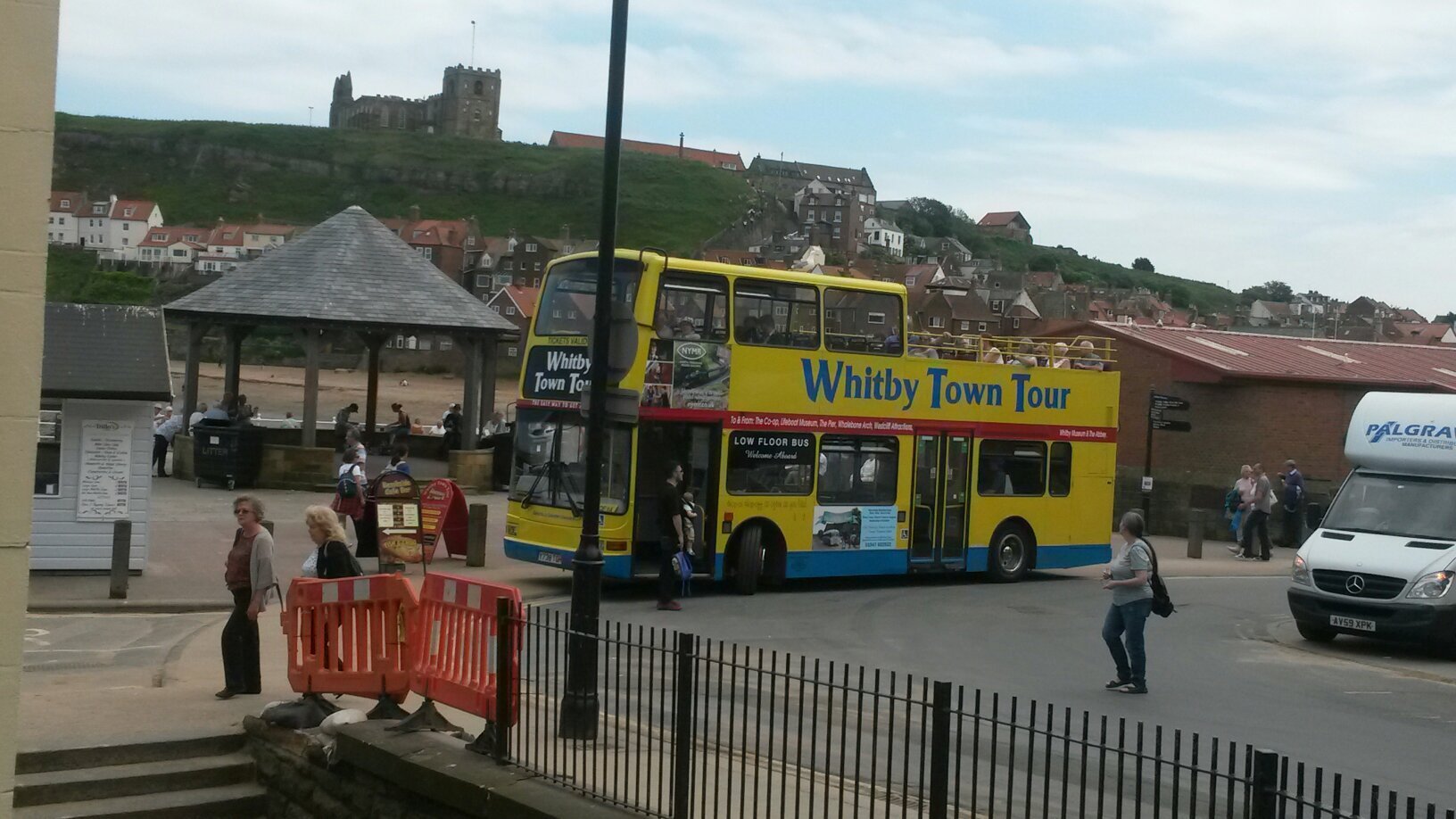 COASTAL AND COUNTRY COACHES - OPEN TOP BUS (Whitby) - All You Need To ...