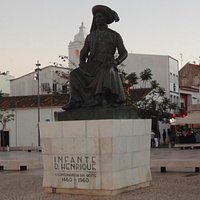 Estátua do Infante Dom Henrique