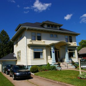 Comme chez vous B&B is a short walk to all amenities.