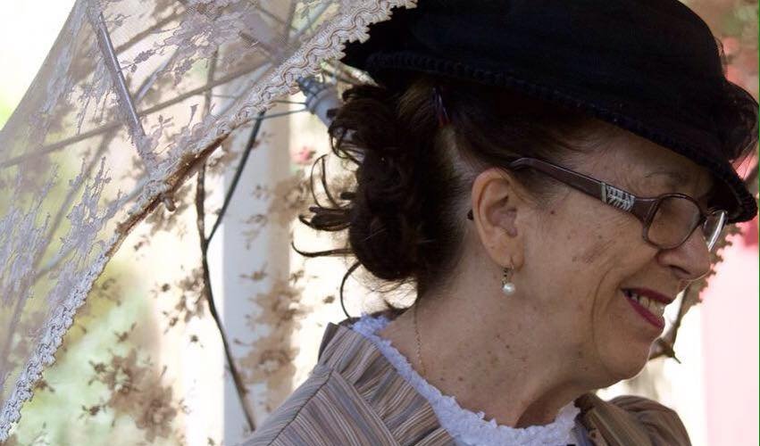 A proprietária recebe como Sinhá Luisinha os visitantes para uma visita histórica cultural incrí