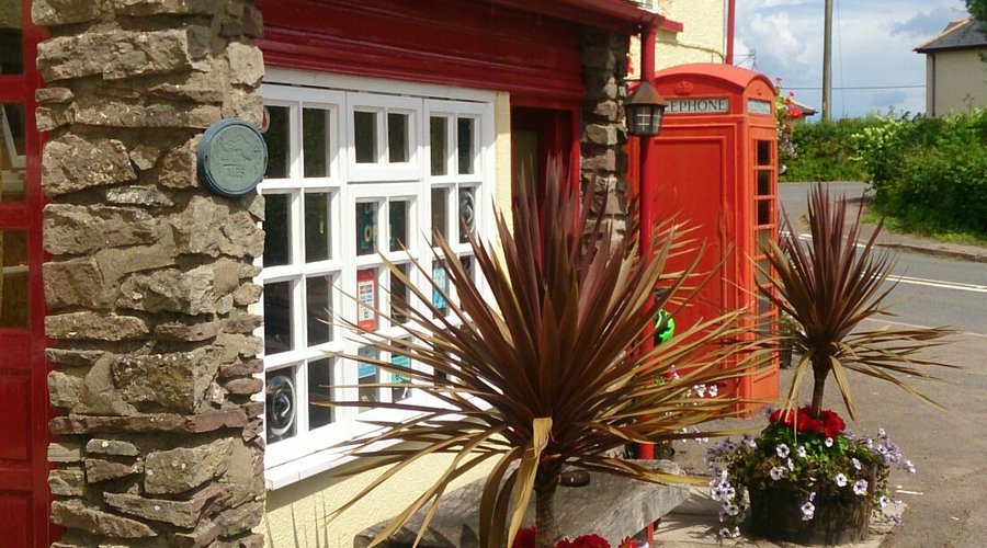The Hall Inn