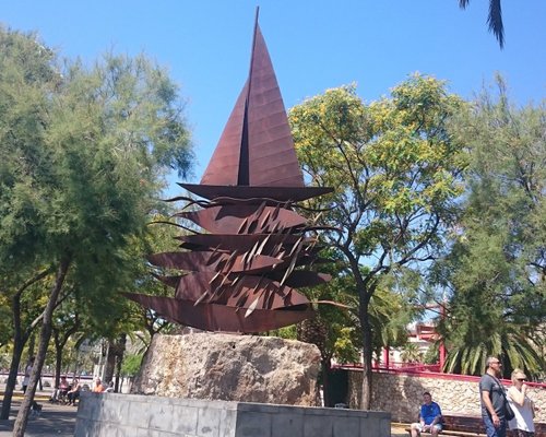 Na ulicama i goli grada turisti trgovinama slike barceloneta Guzva na