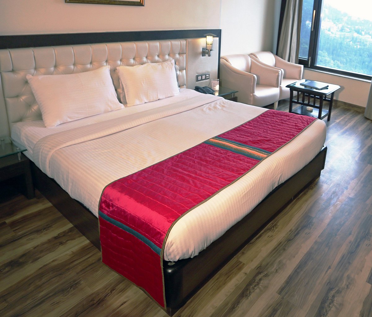 The Cedar Grand Hotel &amp; Spa, hotell i Shimla