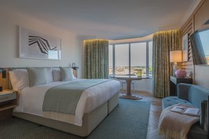 Room & Suite