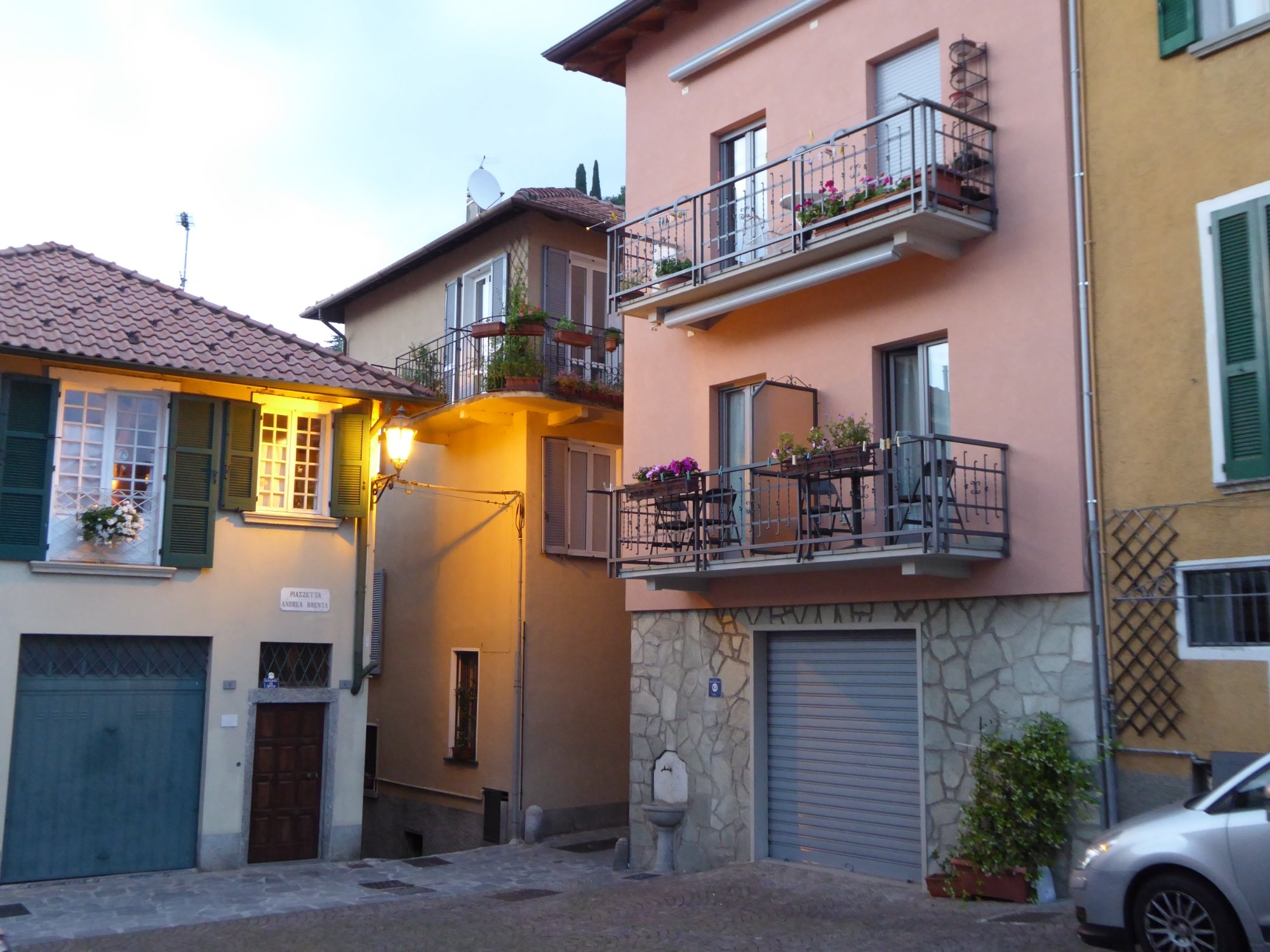 B&B DELLA CONTRADA VARENNA: Bewertungen, Fotos & Preisvergleich (Comer ...